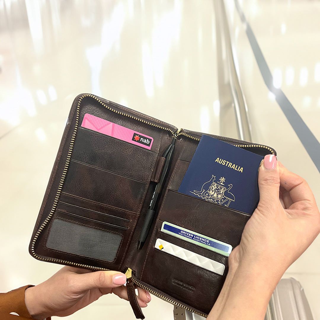 Passport Wallets Pierre Cardin Italian Leather Passport Wallet Męskie Zirkon | KPGID-8037